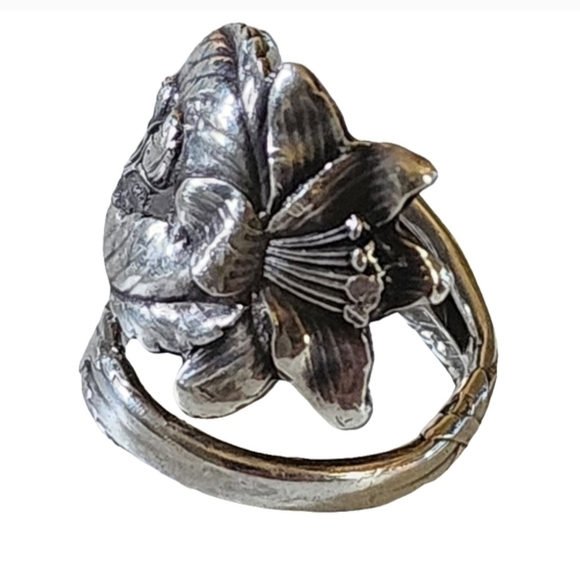 Art Nouveau Sterling Silver Floral Spoon Wrap Ring - Picture 3 of 7